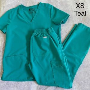 XS Figs teal scrub set